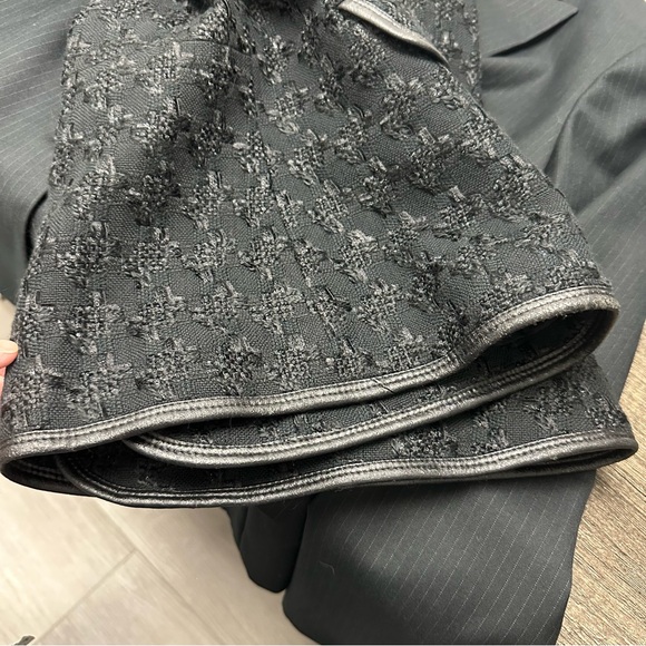 Albert Nipon Textured Black Blazer & Pant Suit Set With Leather Trim - Picture 14 of 16